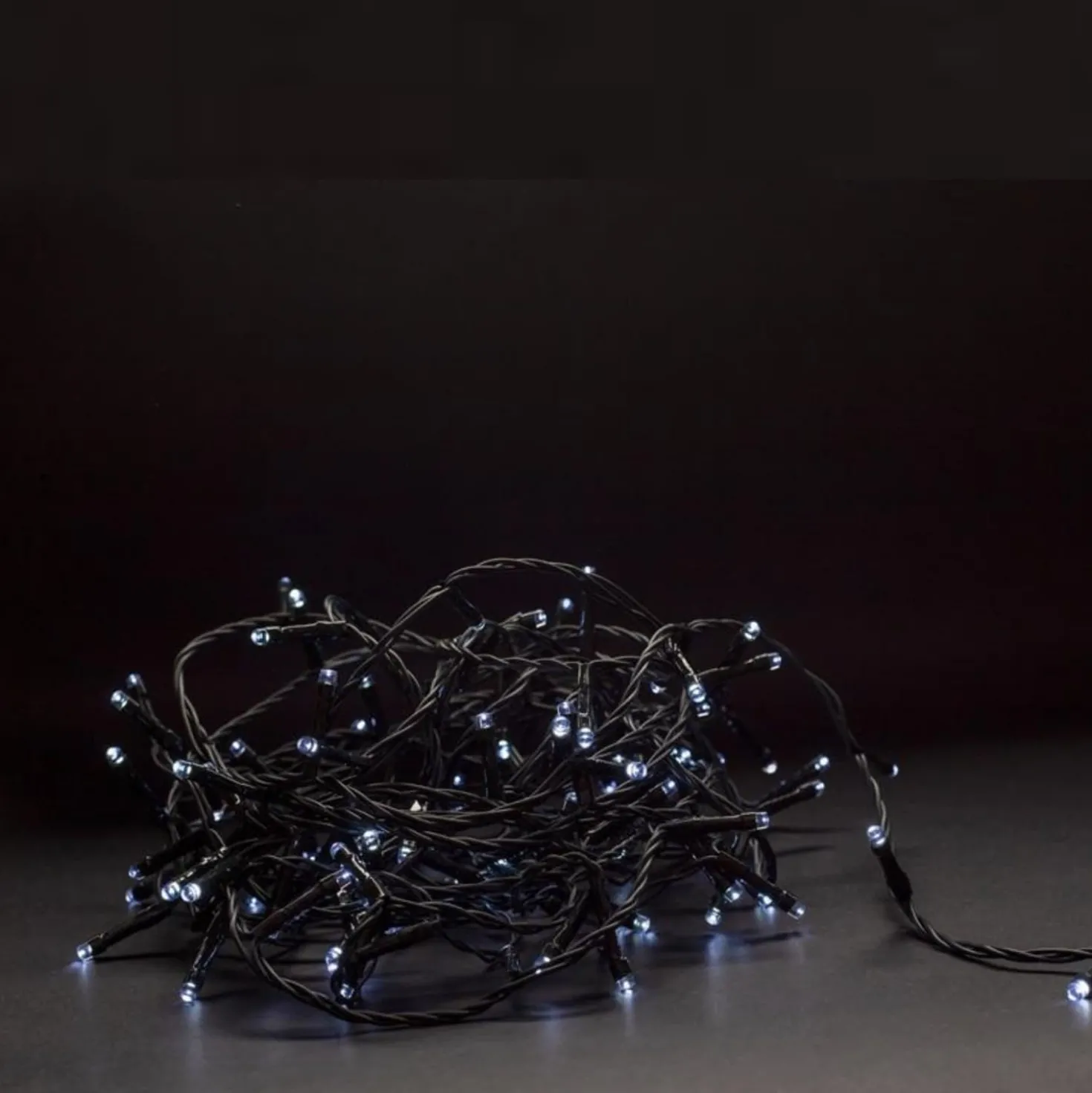 App styret LED julebelysning udendørs | 9 m lyskæde | 6400K | 8 lysmønstre | IP44 |