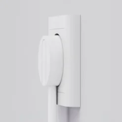 Flad stikprop | NORM K minimalistisk stikprop uden jord | Hvid