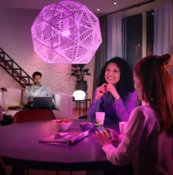 Philips Hue E27 Startsæt | White & Color Ambiance | Bridge + Switch | 1055lm | 11W