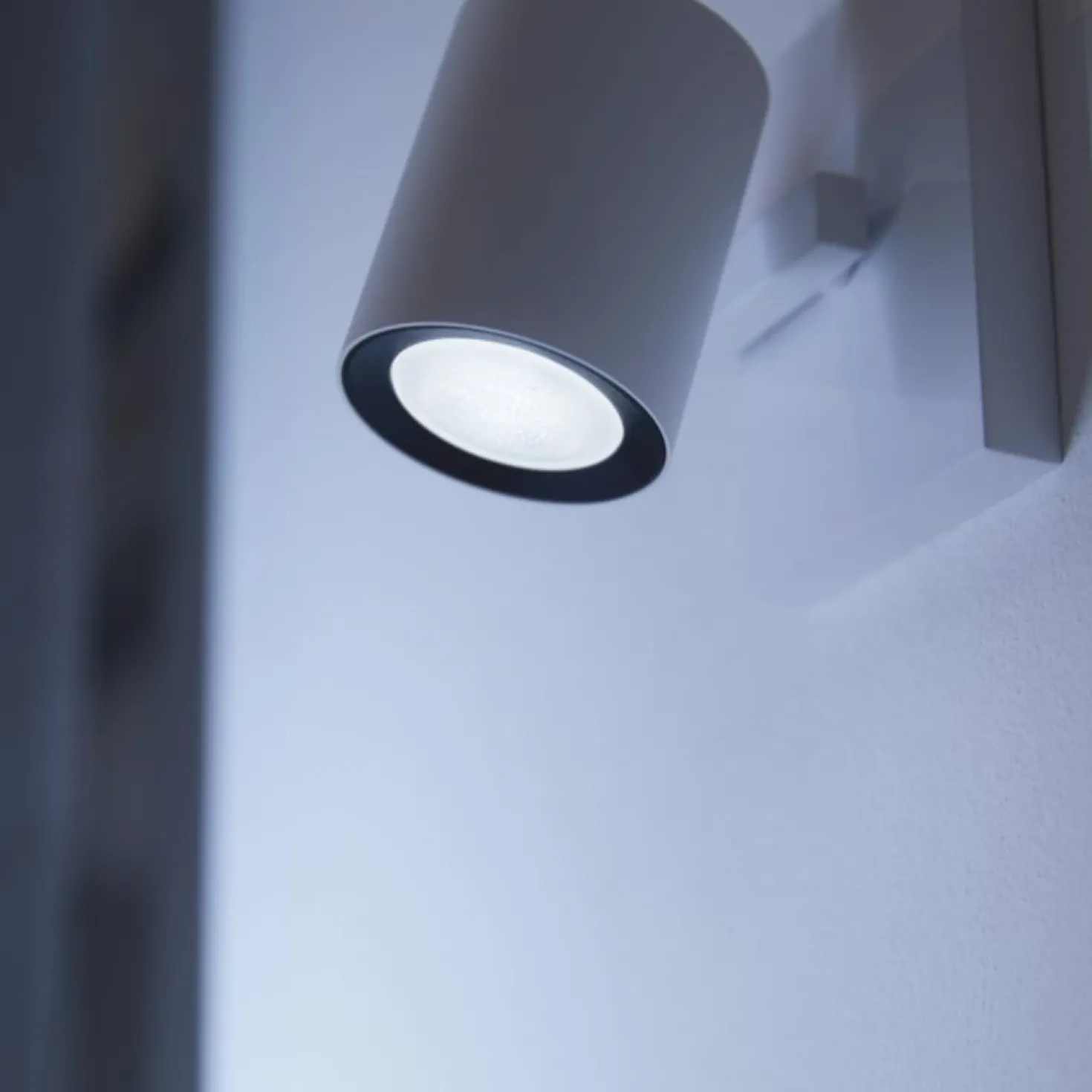Philips Hue GU10 Startsæt | 10-Pak | White Ambiance | Bridge + Switch | 400lm | 4,2W