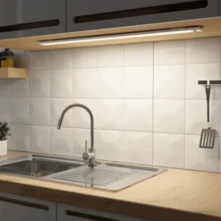 Underskabsarmatur med Sensor | 60cm | Batteri | 4300K | 355lm | 2.9W | SEWERYN | Hvid