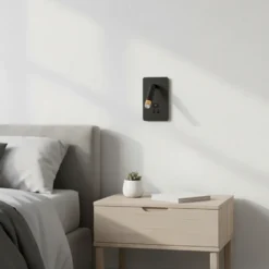 Væghængt Sengelampe Med USB Stik | USB Type A + C | LED Backlight | G9 | Messing Og Sort